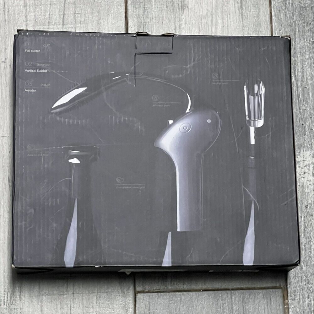 NEW Rabbit Vertical Rabbit With Aerator Pourer Foil Cutter Gift Set Opened